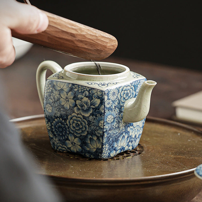 Blau-weißes Porzellan-Gongfu-Teeservice mit Zen-Dekor