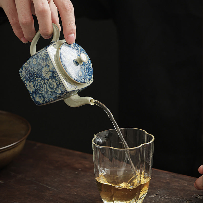 Blau-weißes Porzellan-Gongfu-Teeservice mit Zen-Dekor