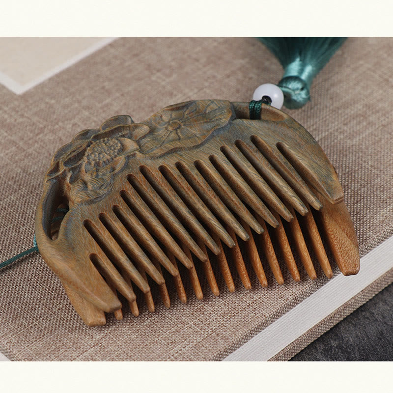 Green Sandalwood Engraved Cure Tassel Comb for Tranquility
