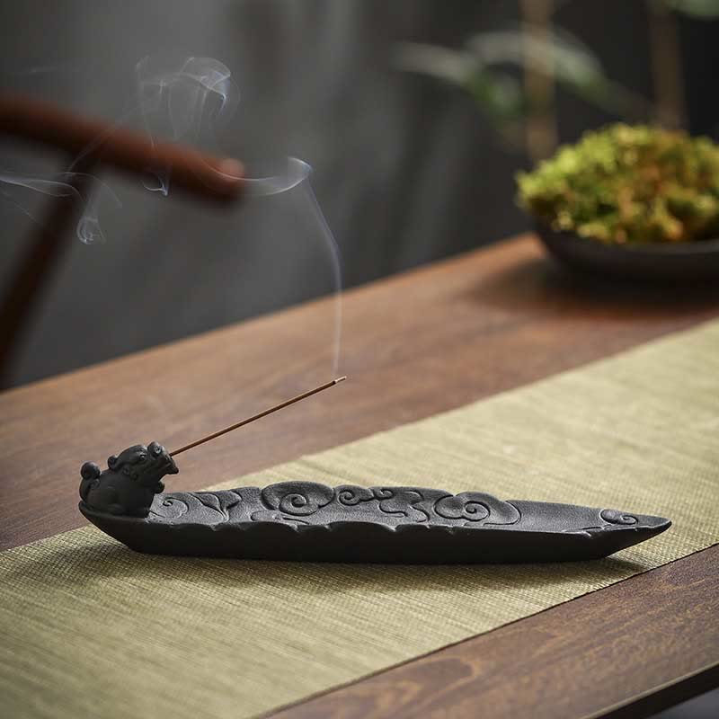 Keramik-Räuchergefäß „Auspicious Clouds Pixiu“ zur Meditation