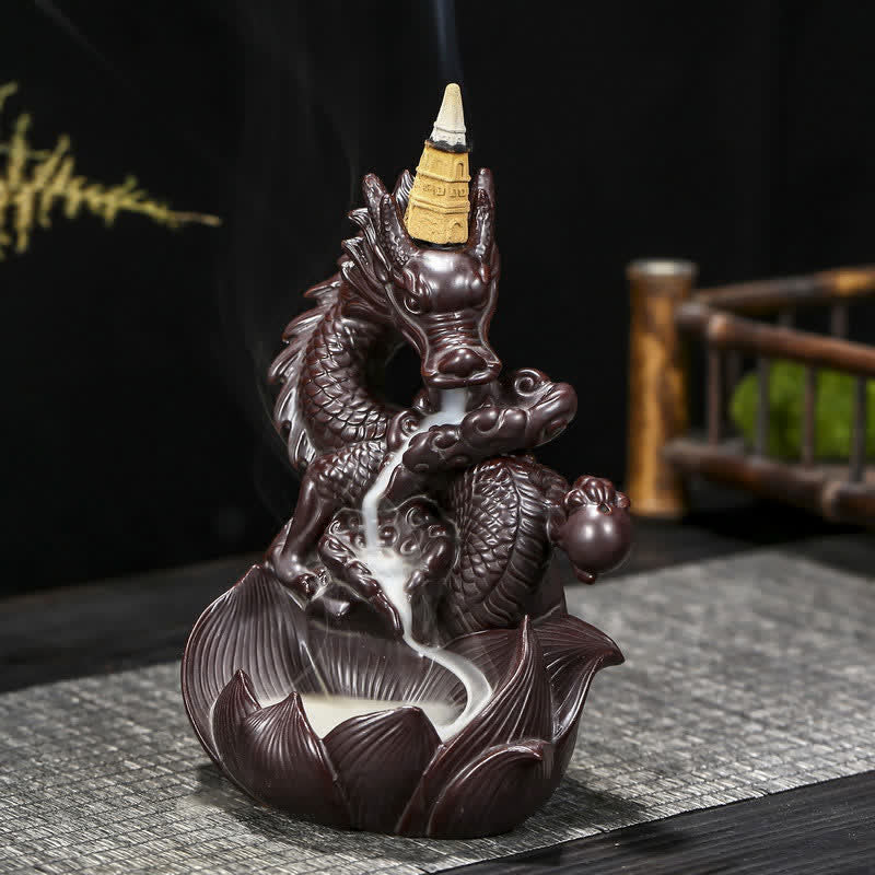 Räuchergefäß aus Keramik mit Drachen-Lotus-Motiv für Stärke und Schutz