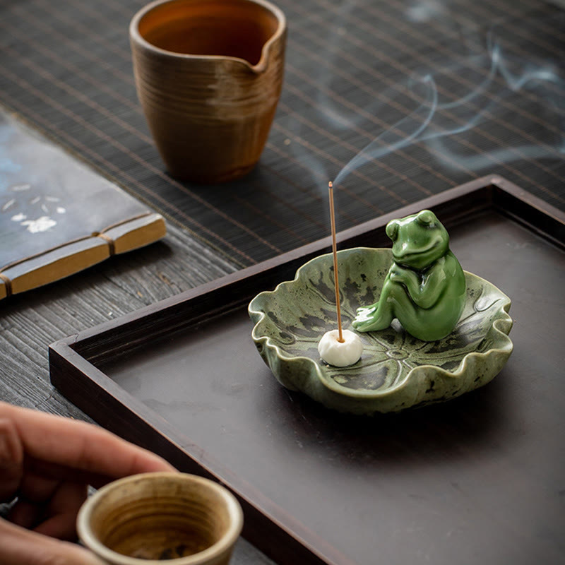 Keramik-Räuchergefäß | Lotusblatt-Meditationsfrosch 11 cm