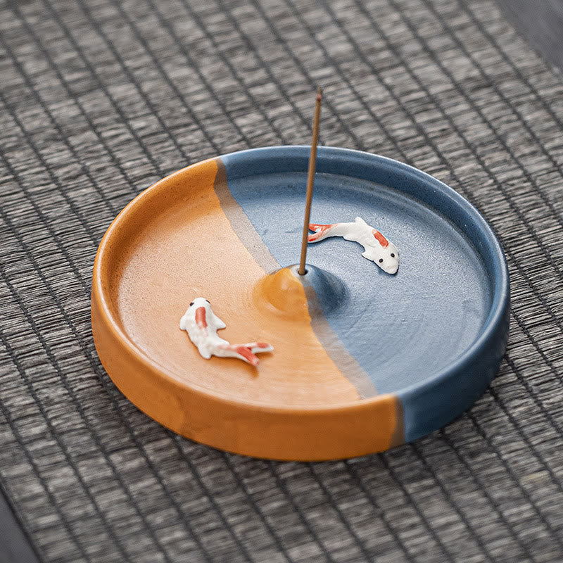 Räuchergefäß aus Keramik mit Koi-Fischen für spirituelle Heilmeditation