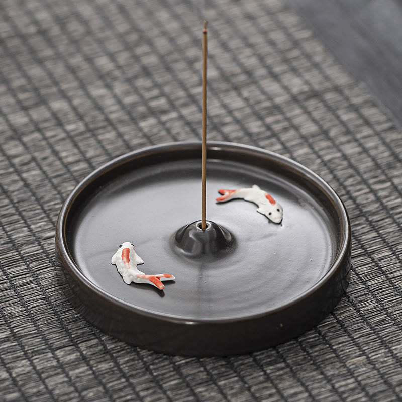 Räuchergefäß aus Keramik mit Koi-Fischen für spirituelle Heilmeditation