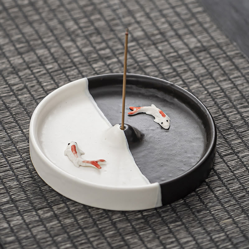 Räuchergefäß aus Keramik mit Koi-Fischen für spirituelle Heilmeditation