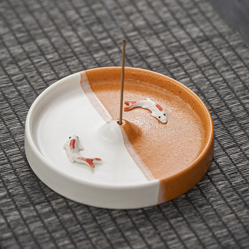 Räuchergefäß aus Keramik mit Koi-Fischen für spirituelle Heilmeditation