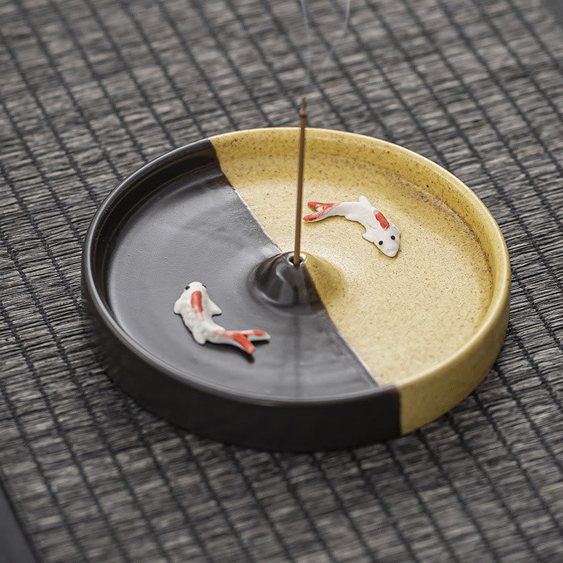 Räuchergefäß aus Keramik mit Koi-Fischen für spirituelle Heilmeditation