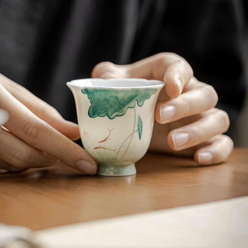 Keramik-Teetasse mit Koi-Fisch, 65 ml, Lotusblattmuster