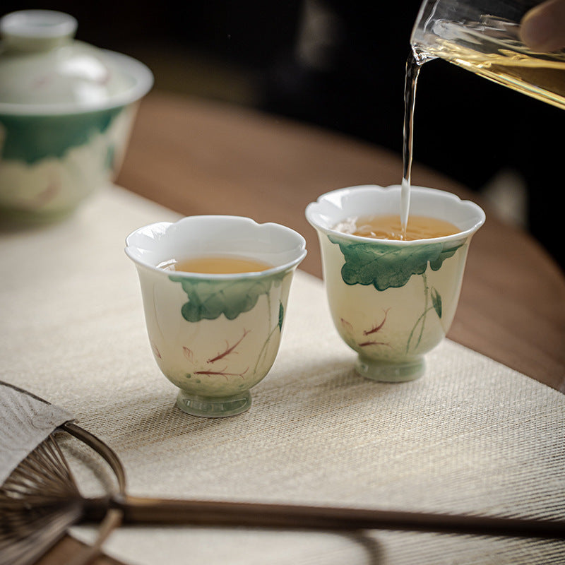 Keramik-Teetasse mit Koi-Fisch, 65 ml, Lotusblattmuster