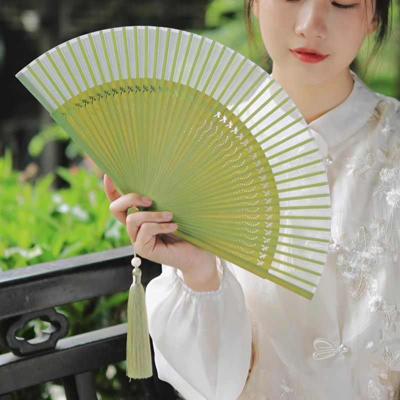 Chinesischer Faltfächer Libelle Maulbeerseide 23cm