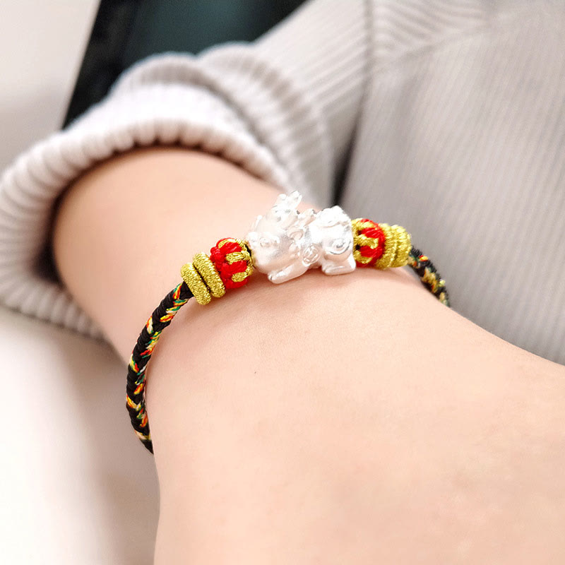 Chinesisches Sternzeichen-Buddha-Armband mit buntem Glücksbringer
