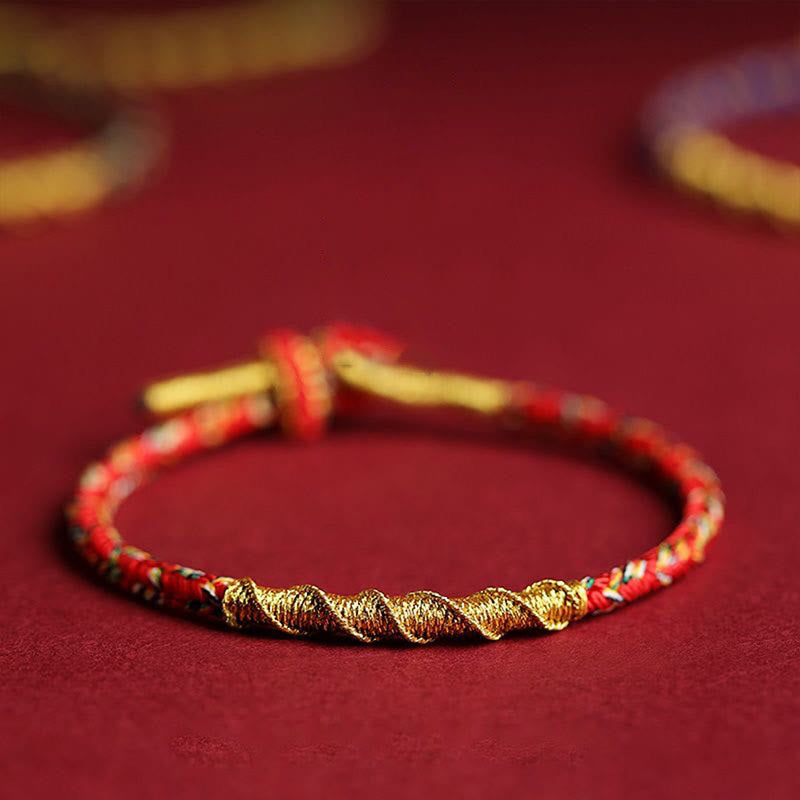 Geflochtenes Schnurarmband mit chinesischem Sternzeichen