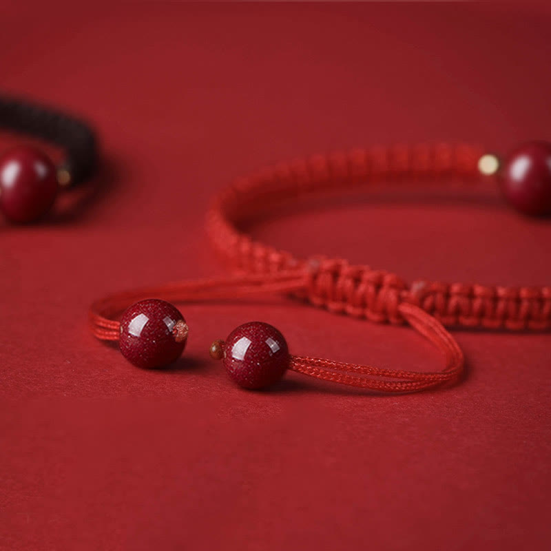 Cinnabar Blessing Armband mit 8 mm Perlen und roter Schnur
