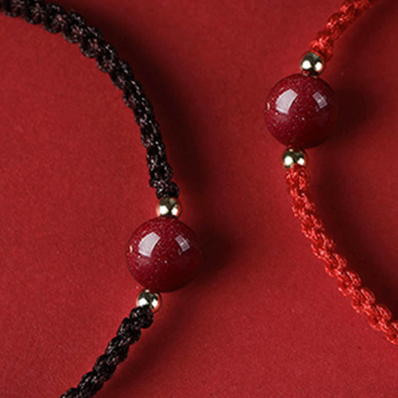 Cinnabar Blessing Armband mit 8 mm Perlen und roter Schnur