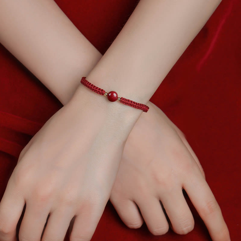 Cinnabar Blessing Armband mit 8 mm Perlen und roter Schnur