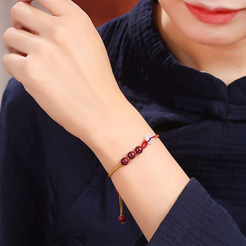 Zinnober-Jade-Armband mit Friedensschnalle für Ruhe und Segen