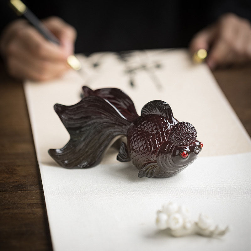 Farbwechselnde Koi-Fischfigur aus Kunstharz für Reichtum und Glück