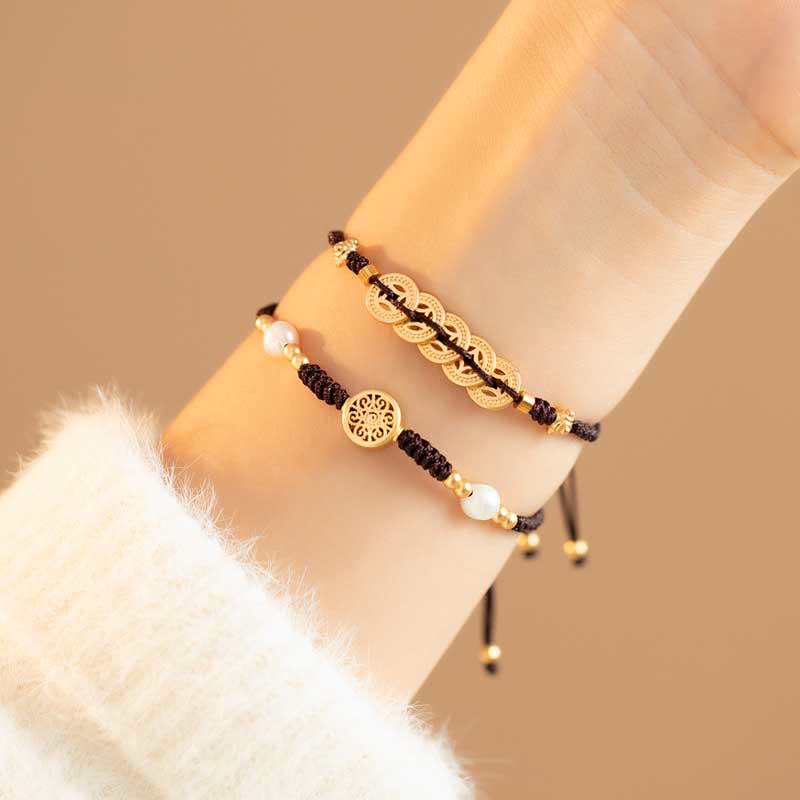 Kupfermünzen-Armband mit roter Schnur für Glück und Schutz
