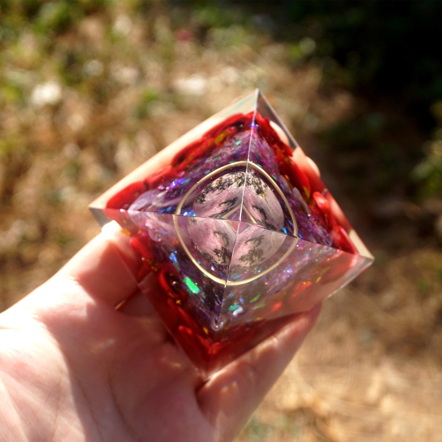 Crimson Vigor Orgon Pyramide