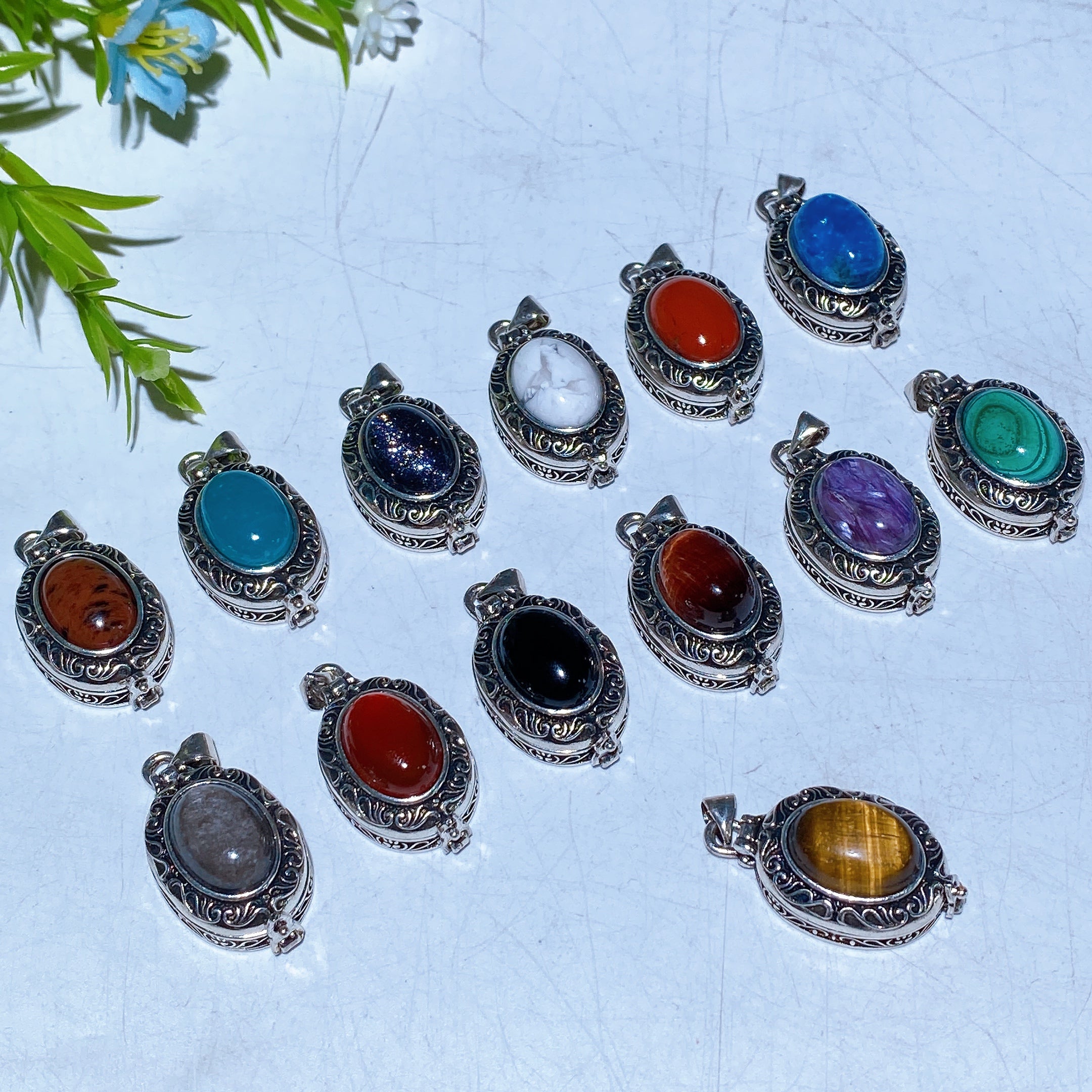 Crystal Healing Tiger Eye Pendant 25mm