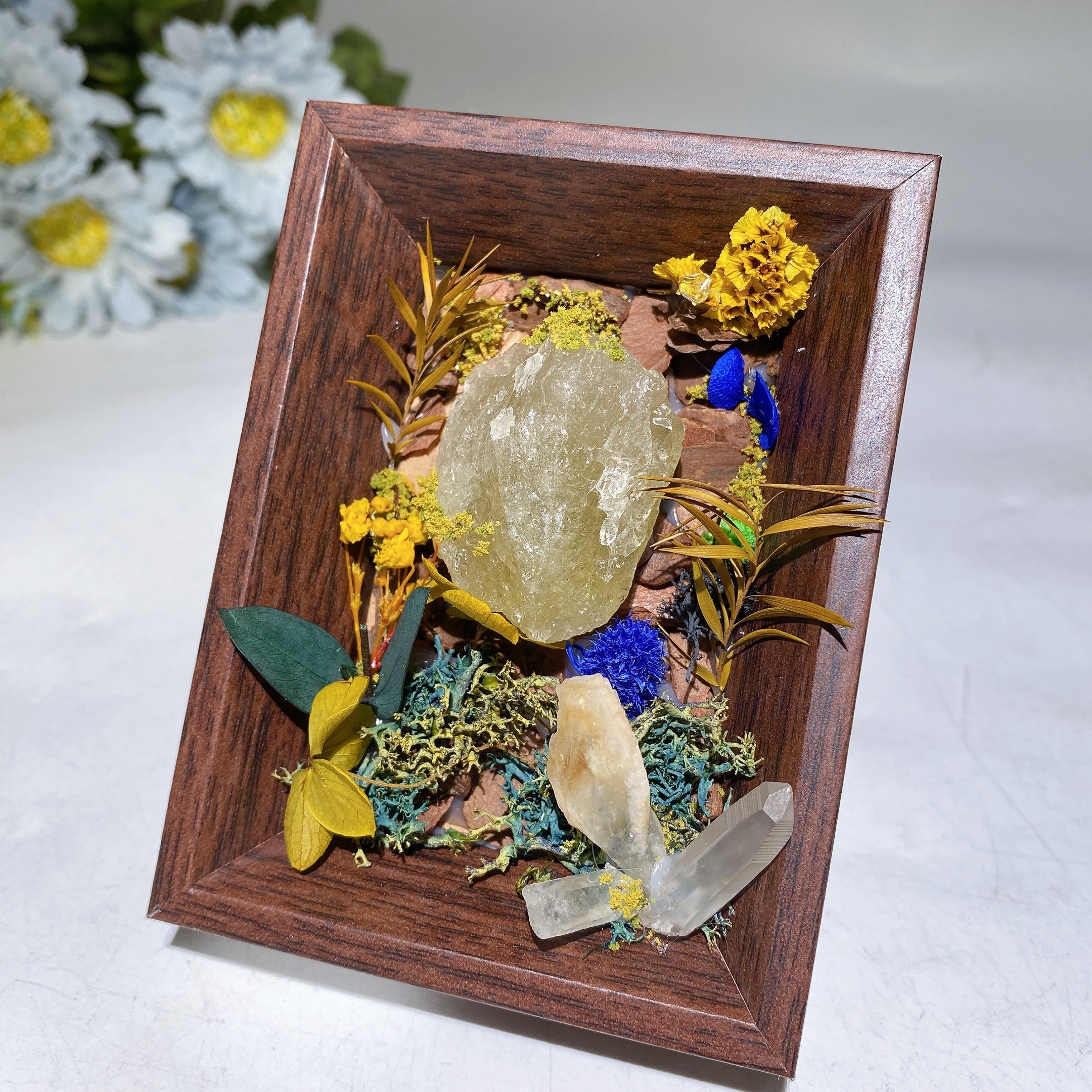 Crystal Scenery in Wooden Frame 8x10cm for Healing Decor