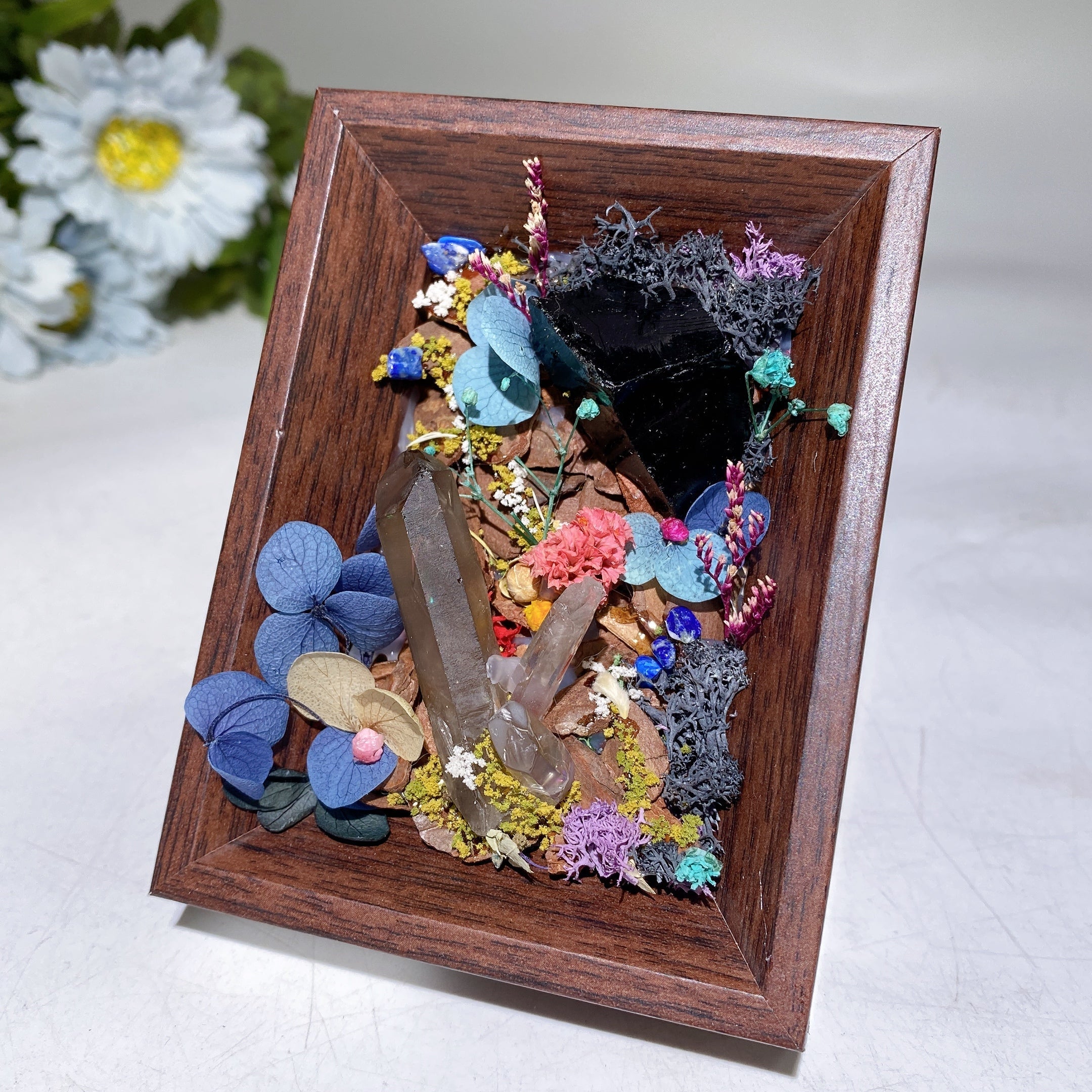 Crystal Scenery in Wooden Frame 8x10cm for Healing Decor