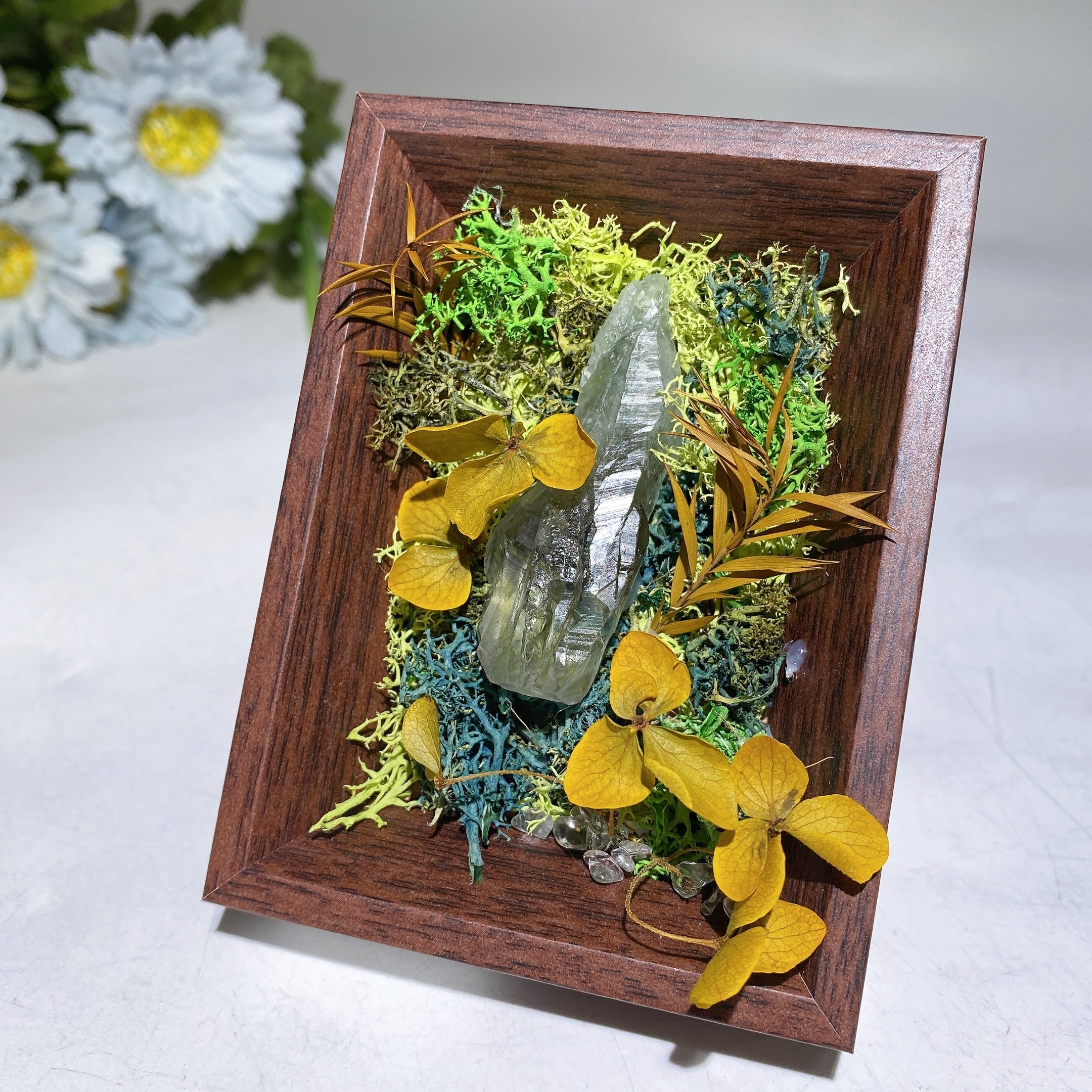 Crystal Scenery in Wooden Frame 8x10cm for Healing Decor
