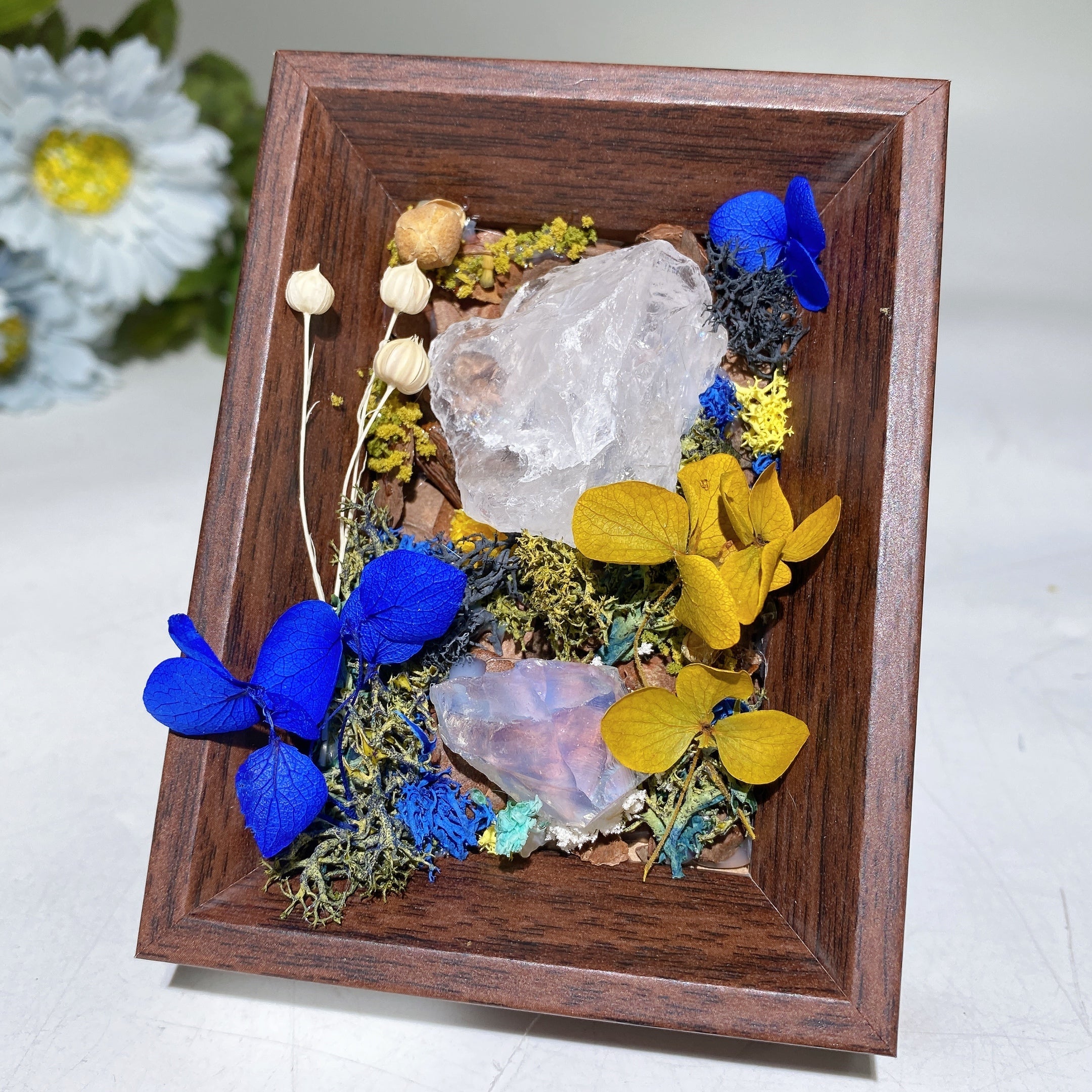 Crystal Scenery in Wooden Frame 8x10cm for Healing Decor