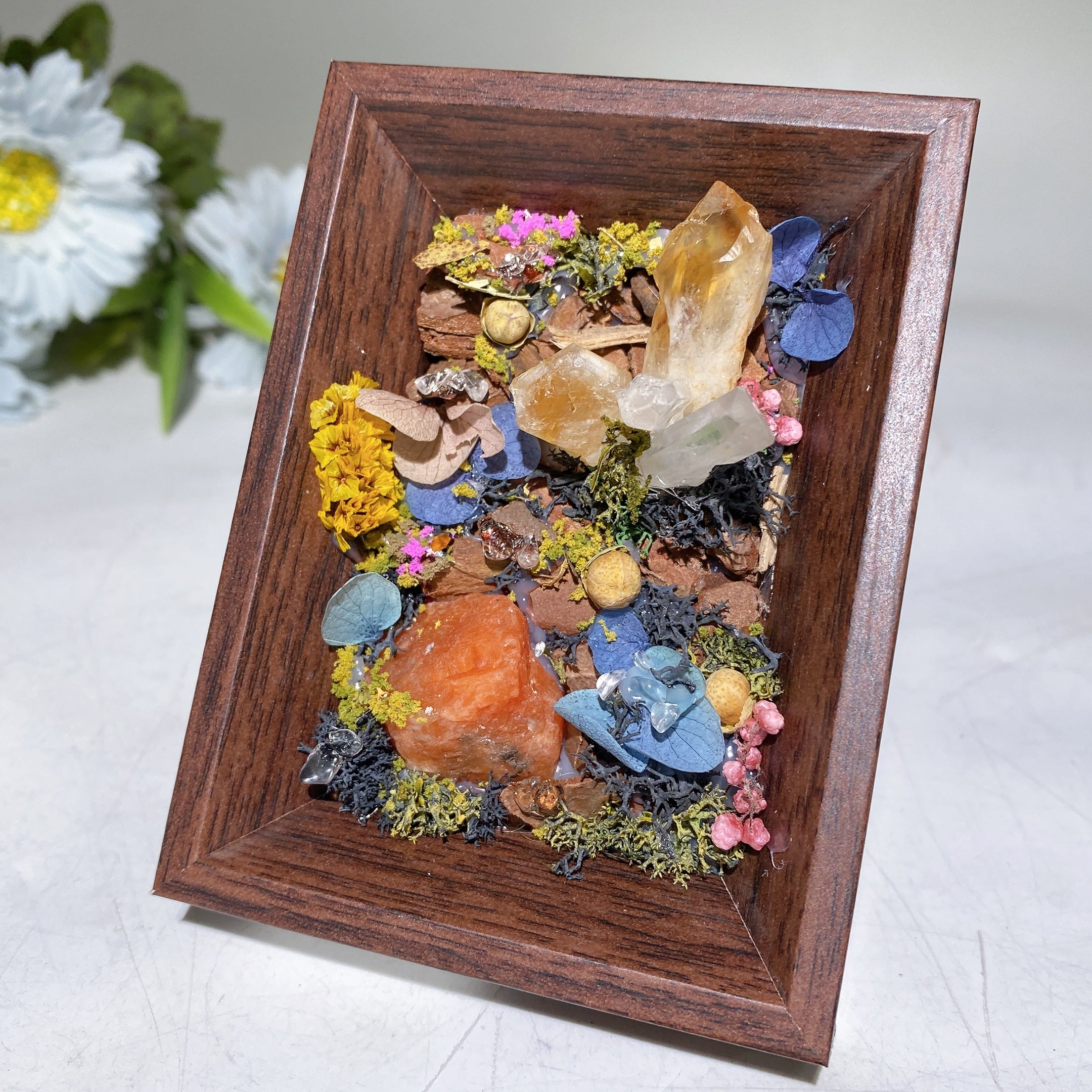Crystal Scenery in Wooden Frame 8x10cm for Healing Decor