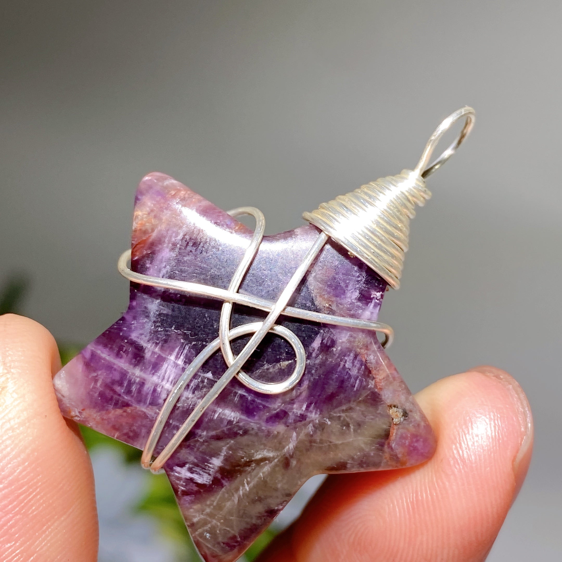 Kristallstern-Anhänger mit schwarzer Kordelkette