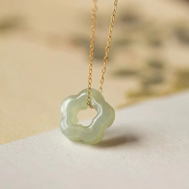 Zierlicher Cyan Hetian Jade Glücksbringer Blumen Halskette Anhänger