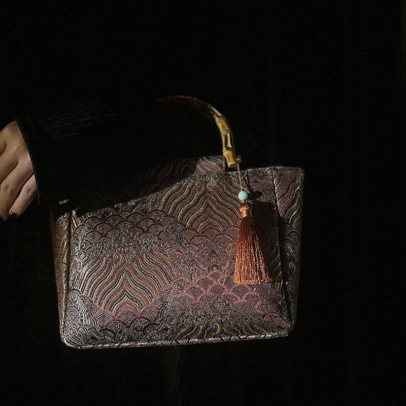 DarkMagenta Spiritueller Schmuck – Tasche mit Bambusgriff und Perlenquaste