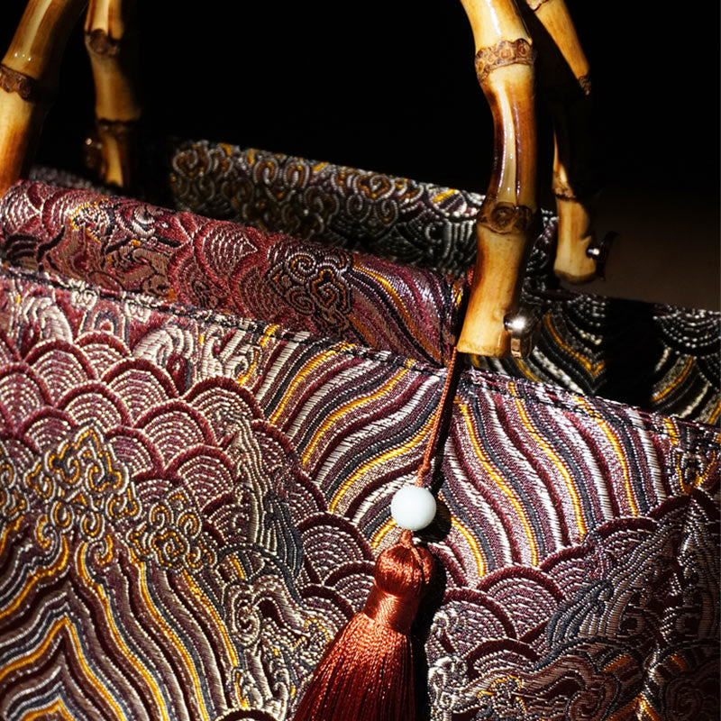 DarkMagenta Spiritueller Schmuck – Tasche mit Bambusgriff und Perlenquaste