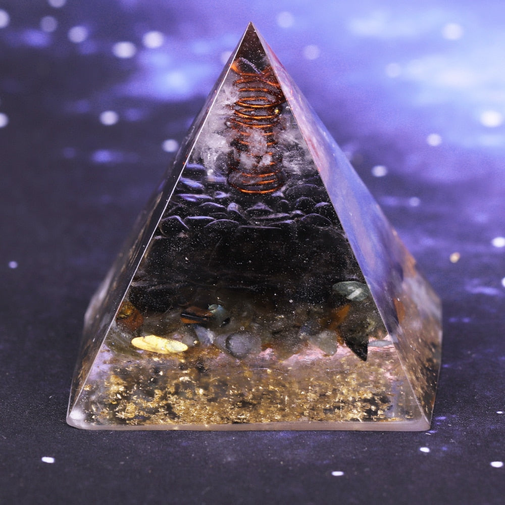 Divine Flow Rauchquarz Pyramide