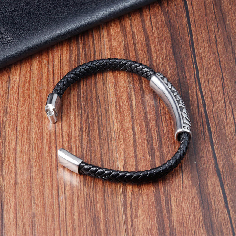 Doppellagiges Titanstahl-Lederarmband mit Blumenmuster | Stärke und Balance