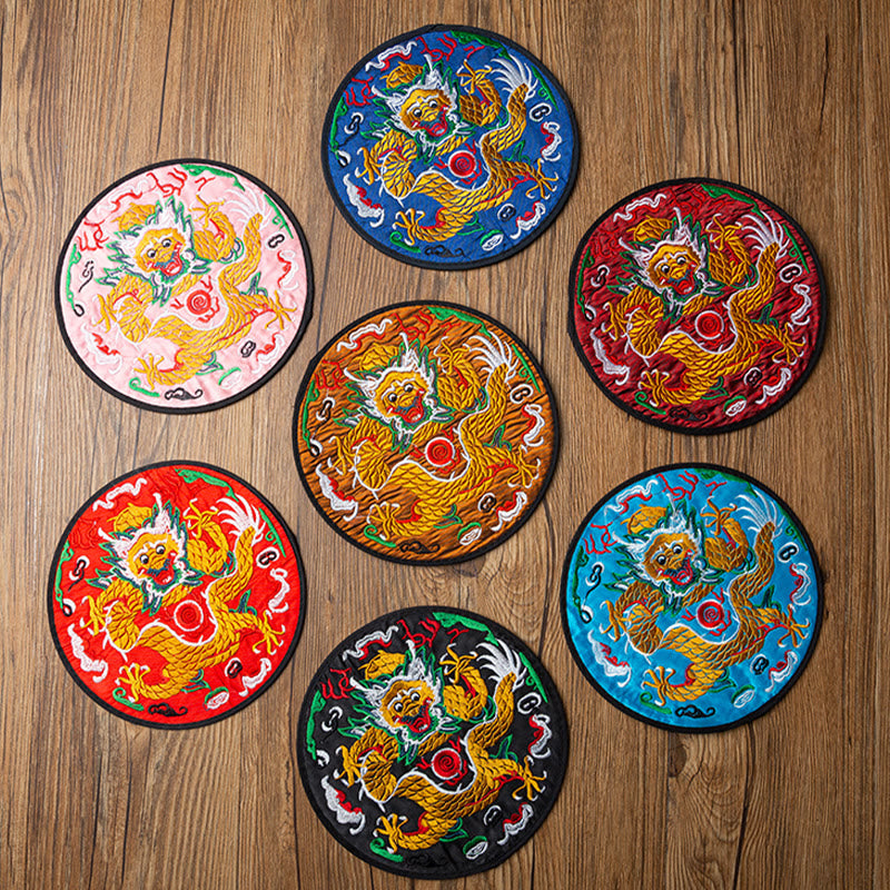 Teematte mit Drachenstickerei | Spirituelle Wohnakzente 19 cm