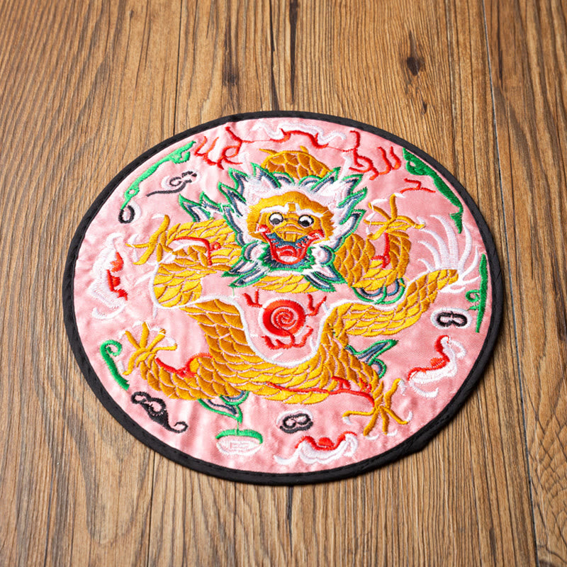Teematte mit Drachenstickerei | Spirituelle Wohnakzente 19 cm