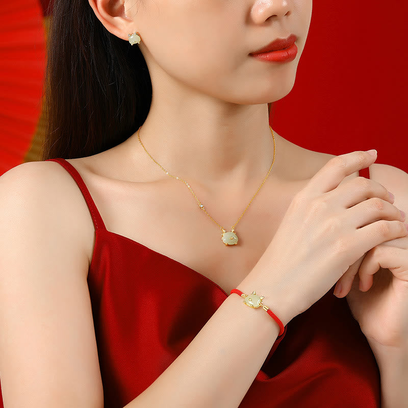 Drachenschmuck | Schutzarmband aus Hetian-Jade und rotem Achat