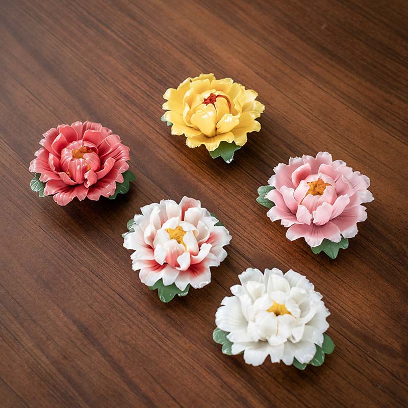 Tibetischer Lotus-Segen-Räucherstäbchenhalter aus Keramik