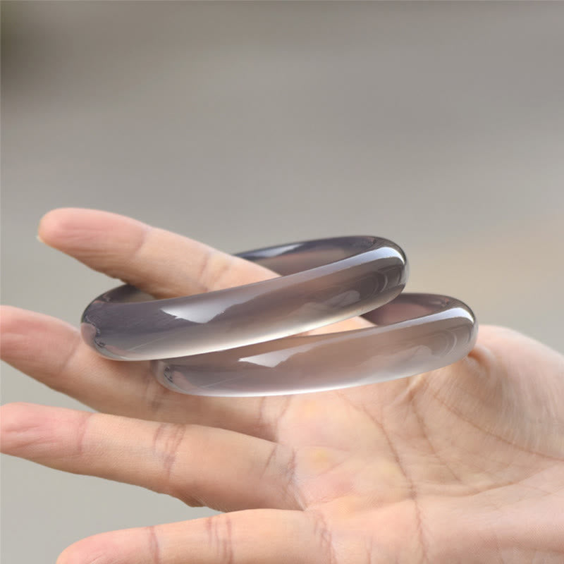 Armreif Harmony aus grauem Chalcedon, Größe 52–63 mm