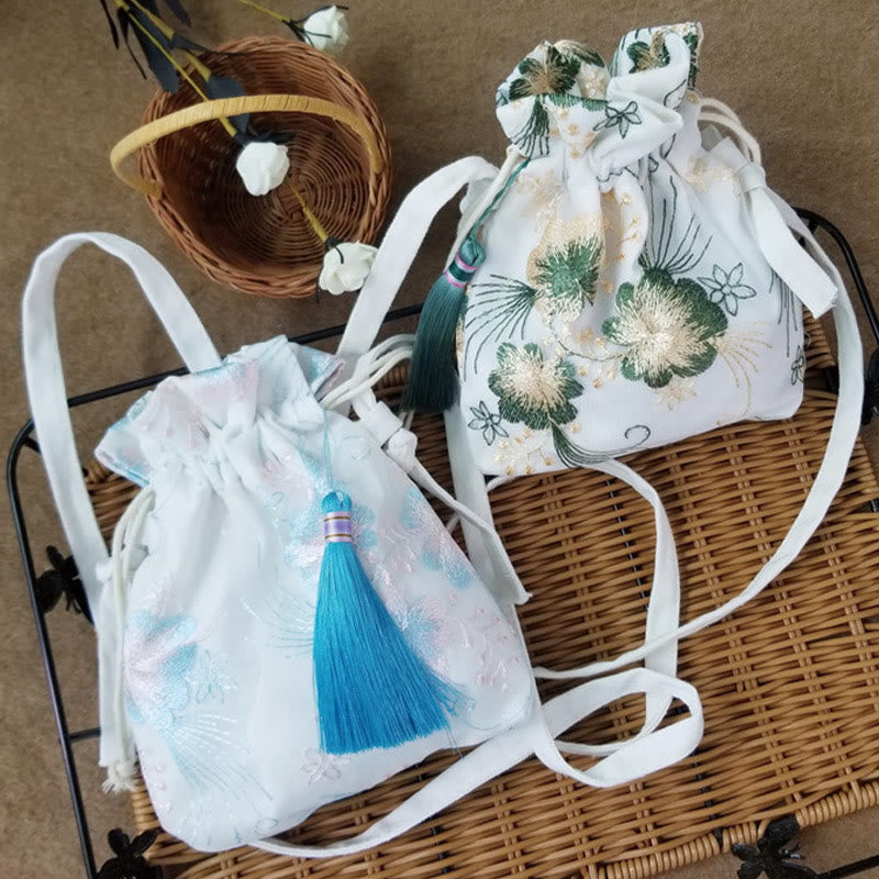 Umhängetasche aus Segeltuch mit Kirschblüten-Rebenstickerei, 15 x 22 cm