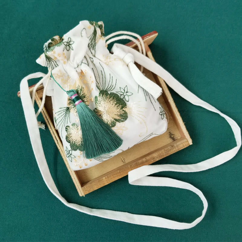 Umhängetasche aus Segeltuch mit Kirschblüten-Rebenstickerei, 15 x 22 cm