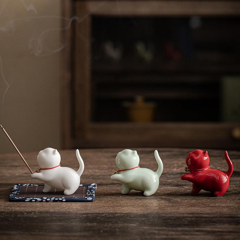 Mini Lucky Cat Ceramic Tea Pet with Bamboo Mat | Spiritual Figurine