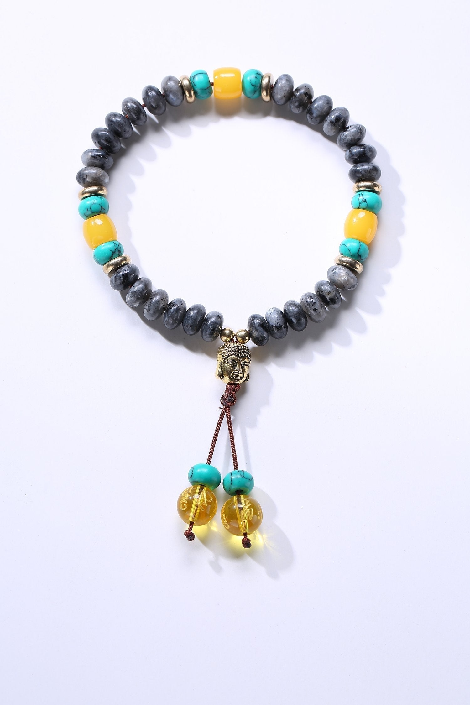 Flacher natürlicher Lapislazuli-Stein mit 6-Silben-Mantra-Quaste und Mala-Armband mit Buddhakopf-Charm