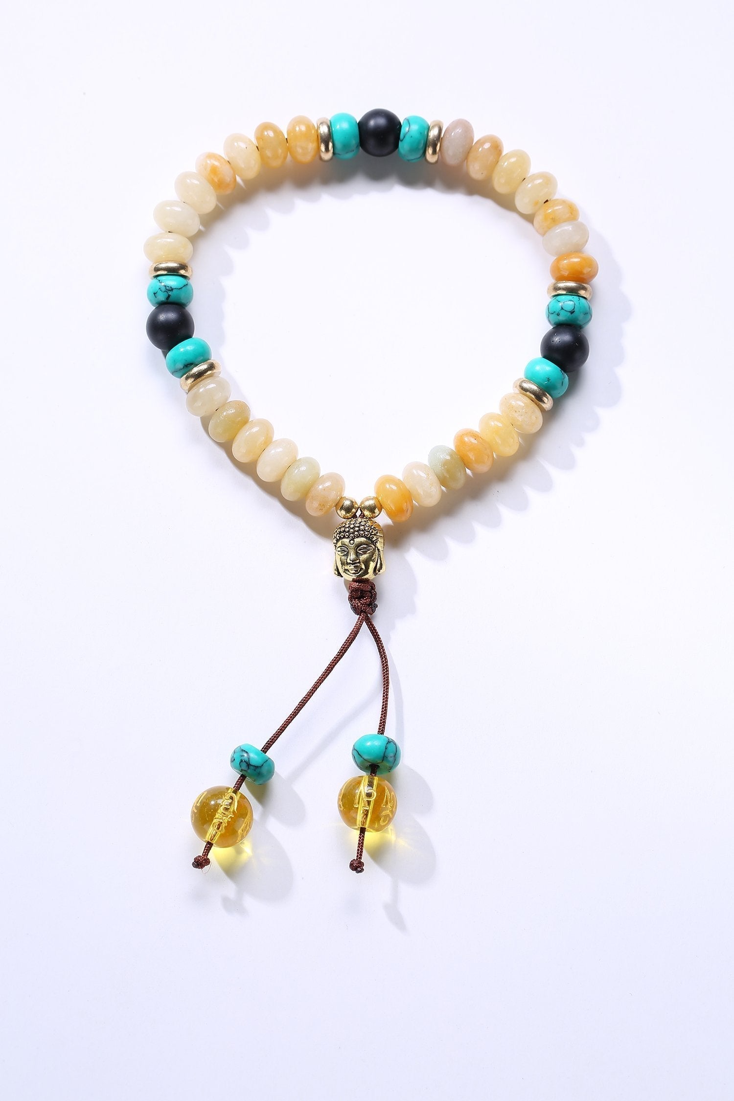Flacher natürlicher Lapislazuli-Stein mit 6-Silben-Mantra-Quaste und Mala-Armband mit Buddhakopf-Charm