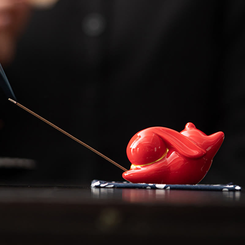 Räuchergefäß aus Keramik mit Bambusmatte „Flying Rabbit“ für Wohlstand