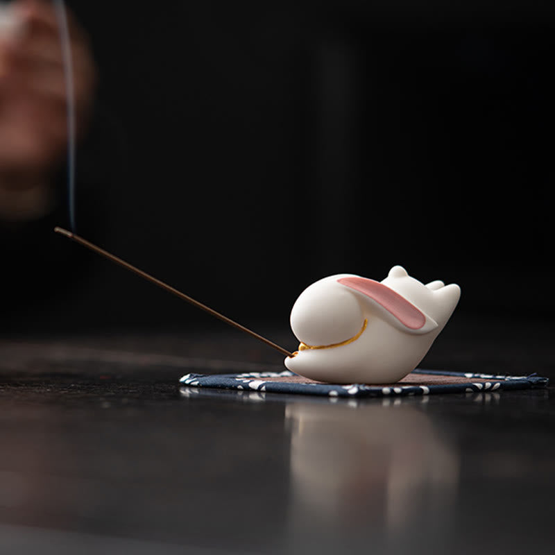Räuchergefäß aus Keramik mit Bambusmatte „Flying Rabbit“ für Wohlstand
