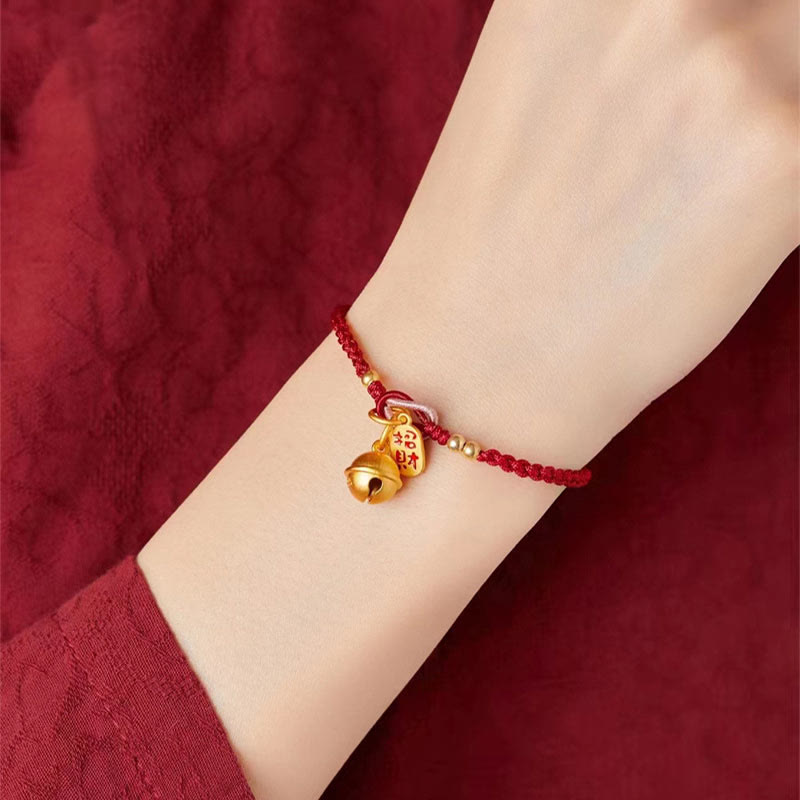 Rotes Armband mit Fu-Charakter für Glück und Freude