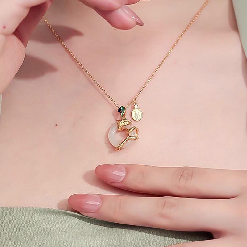 Goldener Drachen-Jade-Anhänger mit Peace-Schnalle aus weißer Hetian-Jade