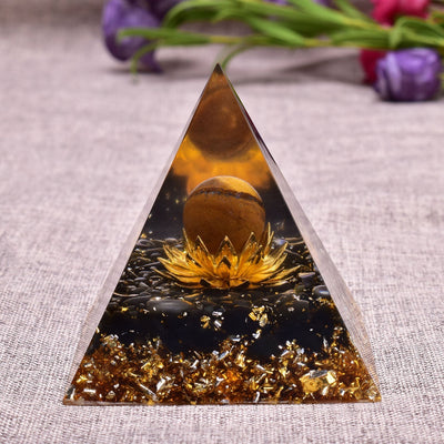 Goldene Lotus-Schutzpyramide